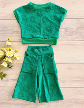 Load image into Gallery viewer, Emerald Green Daisy Cozy Pant Set
